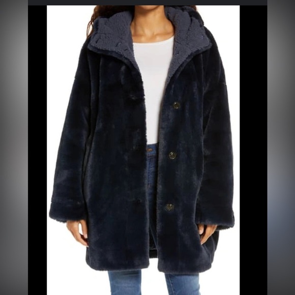 UGG Nori Oversize Faux Fur Jacket- XS - Picture 1 of 6